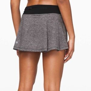 LuLuLemon Women's Gray Skater Skirt with Black Waistband